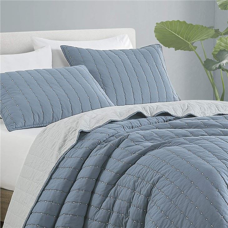Reversible Queen Quilt Bedding Set Reversible Queen Quilt Bedding Set
